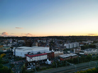 Obraz premium High Angle View of Luton City Residential District Which is Located Near to City Center Downtown of England UK During Cold Sunset of October 12th, 2024