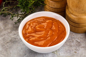 Tasty burger sauce in the bowl