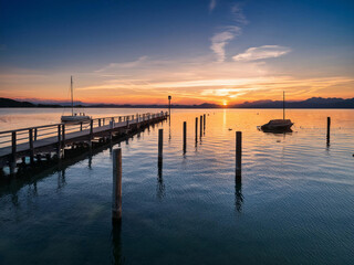 Obraz premium sunset at pier