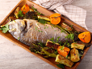 Dorada fish with vegetables