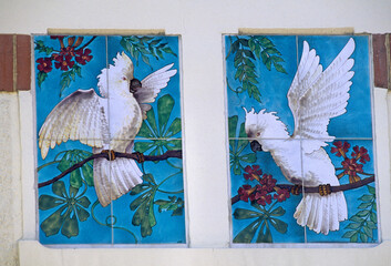 faience Boulanger, Cacatoès à huppe jaune,.Cacatua galerita, Sulphur crested Cockatoo © JAG IMAGES