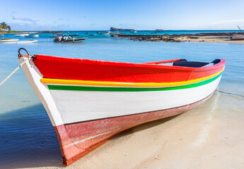 Barque de p&ecirc;che &agrave; Cap Malheureux, &icirc;le Maur