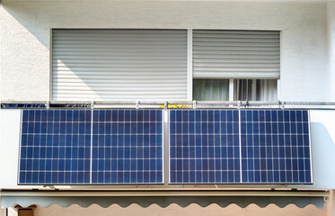 Balcony power plants - small home solar systems © EKH-Pictures