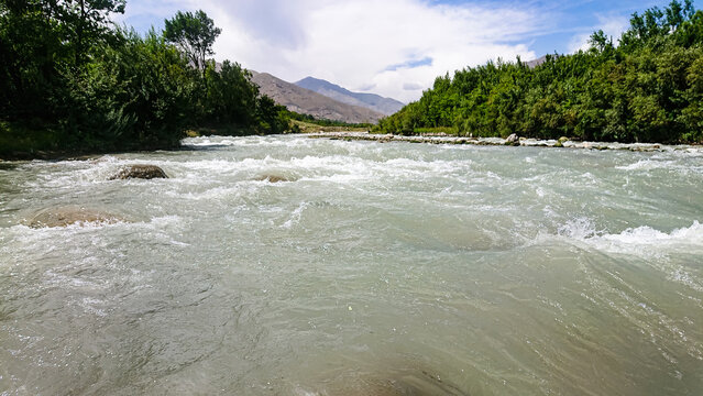 Afghanistan Sea and mountains