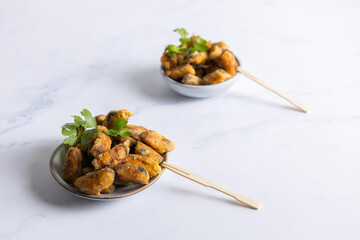 Portion of baked mussels.