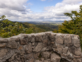 Zamek Bolczów  zabytkowy zamek z fragmentami naturalnych skalnych ścian, znajdujący się około 15 km od Jeleniej Góry w Polsce