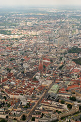 Obraz premium Munich city center in Germany seen from a small plane