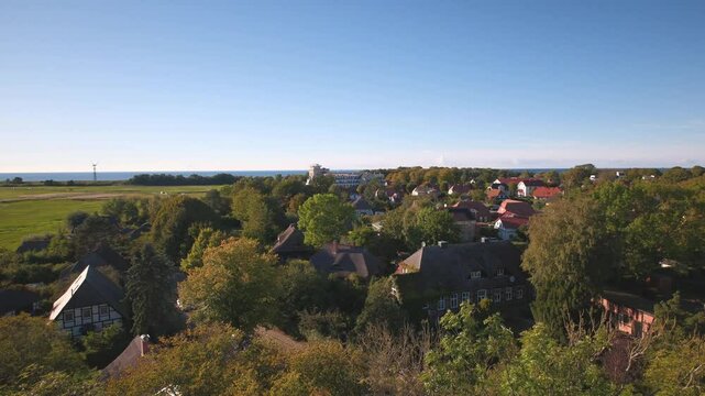 Blick in Richtung Ostsee &uuml;ber Wustrow auf Fischland