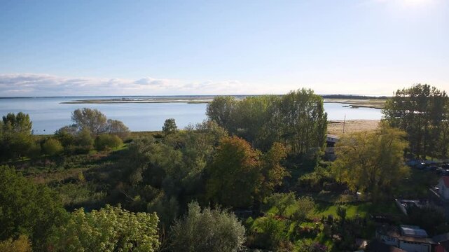 Blick auf den Saaler Bodden bei Wustrow auf Fischland