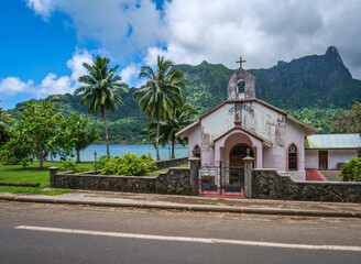 Fototapeta premium Eglise dans la Baie de l'île de Moorea