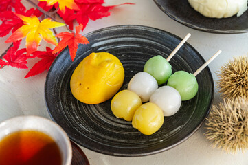 うさぎ饅頭と三色串だんご