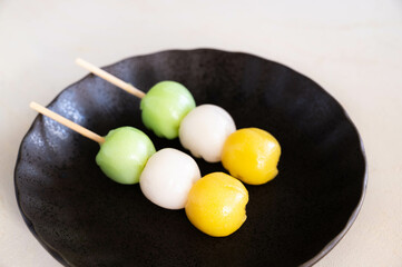 三色お月見だんご