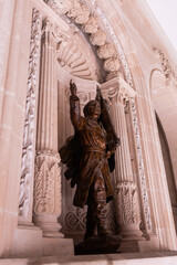 estatua don miguel hidalgo