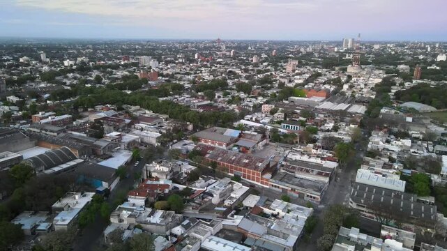 Ciudad capital con mucho verde 