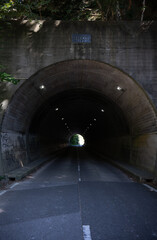 トンネル