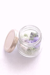 プリザーブドフラワーの瓶詰め