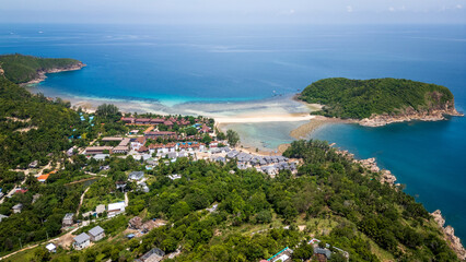 Fototapeta premium Aerial of Koh Nang Yuan islet at sunset beach in the island of Koh Phangan Thailand holiday destination