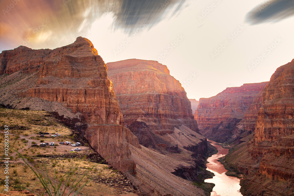 Wall mural Perfect camp spot at the edge of the grand canyon.