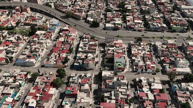 Drone views that showcase commonalities of Ecatepec's streets with other Latin American cities