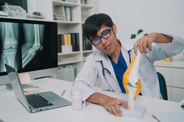 During the exam at the clinic, the doctor assessed the patient’s knee joint health and prescribed effective medicine for treatment, ensuring comprehensive health care for the leg.