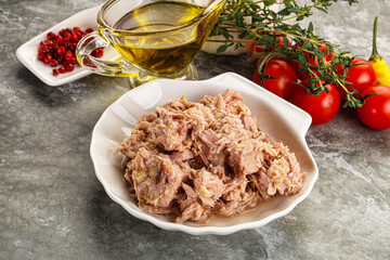 Canned tuna fillet for salad