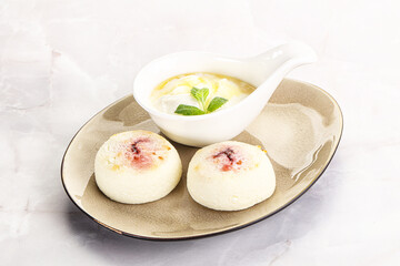 Curd pancakes with sour cream