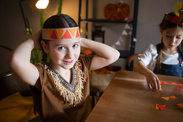 craft for kids. DIY Indian headband for thanksgiving day. create art for children.