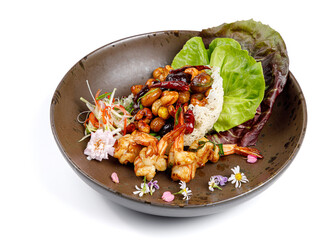 Stir-fried shrimp with cashew nuts
