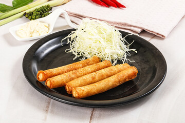 Fried spring roll with prawn
