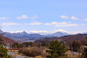 北海道平取町、振内地区から望む幌尻岳【4月】
