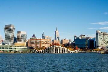 Fototapeta premium Manhattan skyline with Empire State Building and waterfront