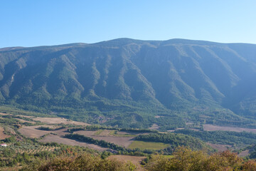 Fototapeta premium view of the mountains