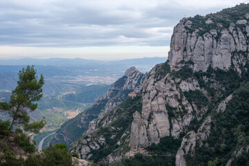Naklejka premium Large Rocky Mountains over green valley