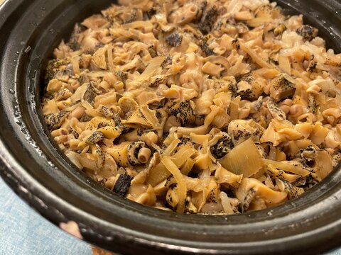 北海道産灯台つぶ貝の土鍋炊き込みごはん