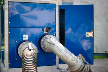 Mobile pumping station for efficient water extraction from sewerage or storm water systems during a routine maintenance operation