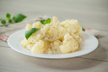 Diet cauliflower steamed with spices