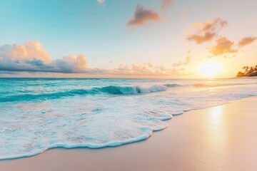 Obraz premium Tranquil Sunset Scene with Foamy Waves on Sandy Beach