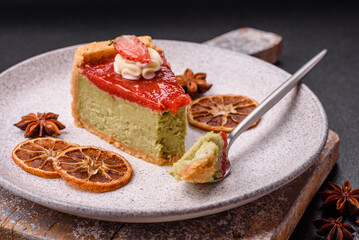 No baked sweet strawberry cheesecake with pistachio and cream cheese