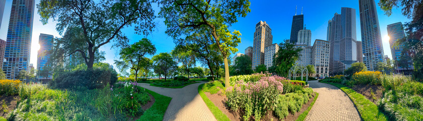 Fototapeta premium Chicago, IL - July 25, 2024: Panoramic view of Chicago skyline from Lakefront Park