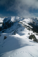Obraz premium Winter alpine mountain scenery with snow ridge