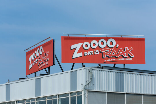  Raak Frisdrank logo billboard sign. Raak is a Dutch soft drink brand that was introduced in 1957 by A. Bruinsma's Lemonade Factory in Amsterdam. Utrecht, the Netherlands. 20 May 2023.
