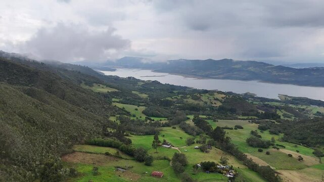 Embalse de Tomin&eacute;, Cundinamarca, Colombia