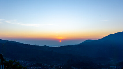 Obraz premium Sun set on Taman Langit Dieng, one of the famous tourist destinations in Wonosobo.