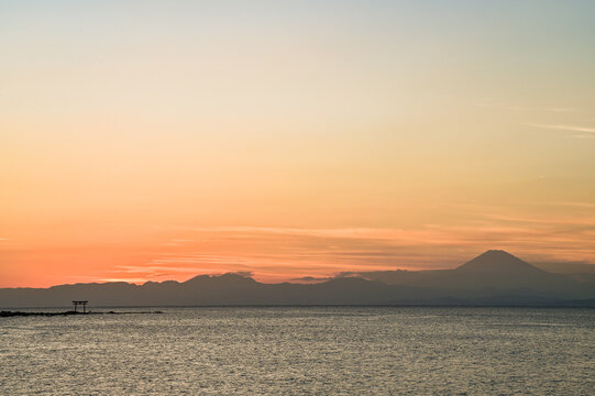 神奈川県葉山町森戸海岸からの夕日