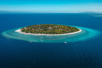 Drone Picture of Balicasag Island in Bohol in the Philippines / 필리핀 보홀 발리카삭 섬 드론 사진 © HOYOON