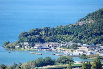 八幡山から見下ろす長命寺港