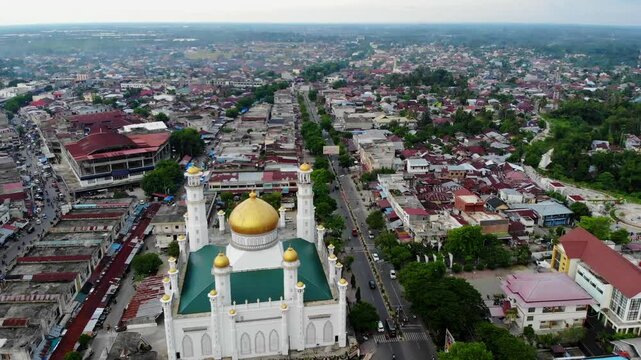 Aerial video shows the main street and grand mosque of Langsa City, Aceh