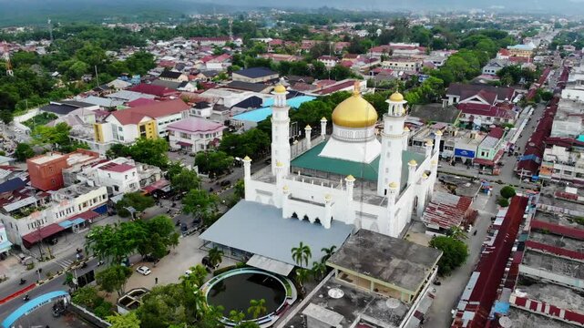 Aerial video of the beauty of the grand mosque in the center of Langsa city, Aceh