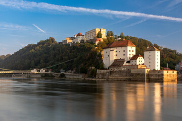 Donau vor der Feste Niederhaus im Morgenlicht, Passau, Bayern