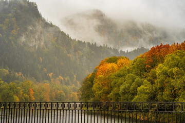 Mglisty poranek nad Dunajcem © pinus25